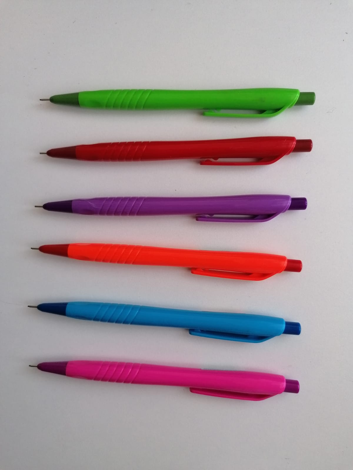 Düz Renkli (6 renk) Uçlu Kalem 0.7