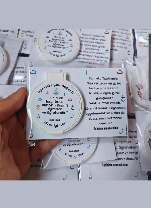 Sizin En Hayırlınız Hadisi Şerif Yazılı Kartlı Aynalı Paket