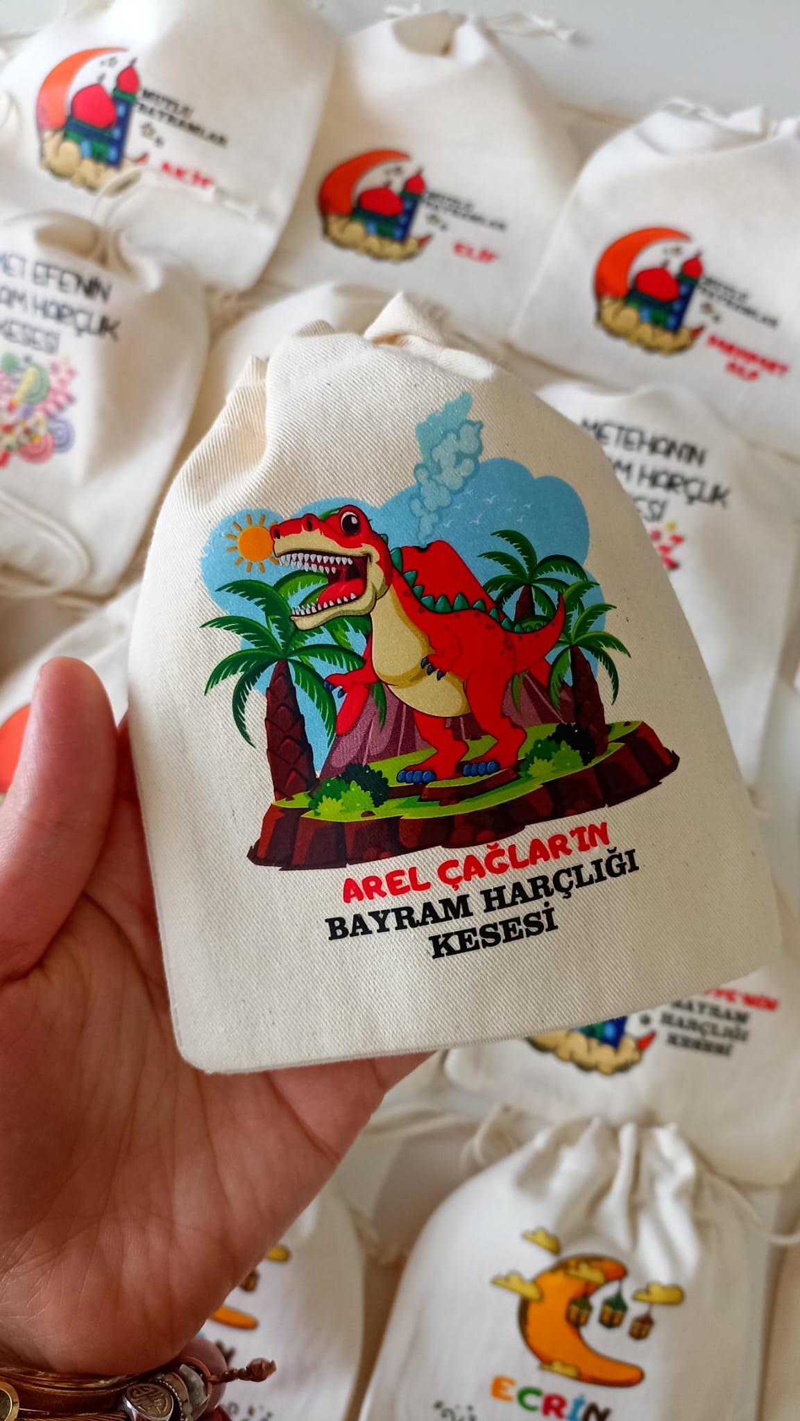 Dinazor Figürlü İsimli - Çocuk Bayram Harçlık Kesesi(15*20cm)