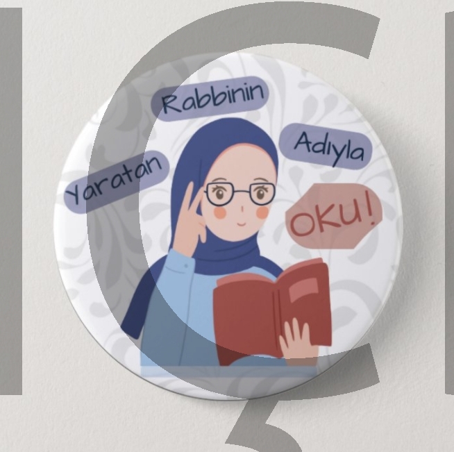Tesettürlü Gözlüklü Kız – İğneli Rozet