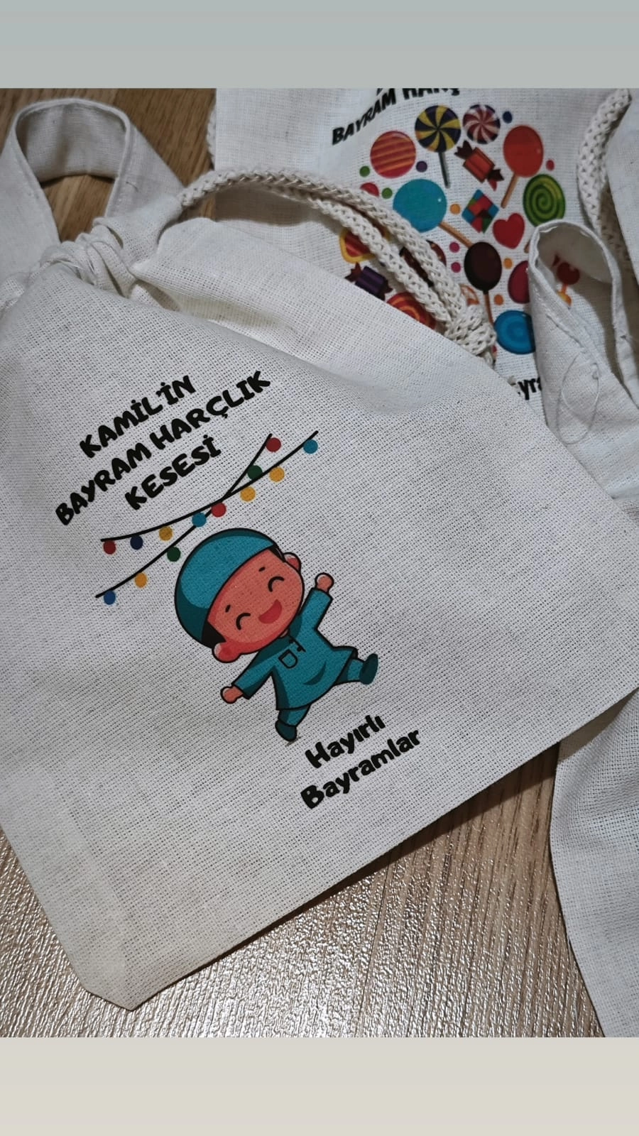 Erkek Çocuk Vektörlü İsimli Tek Kulplu Tutmalı Kese (15*20)