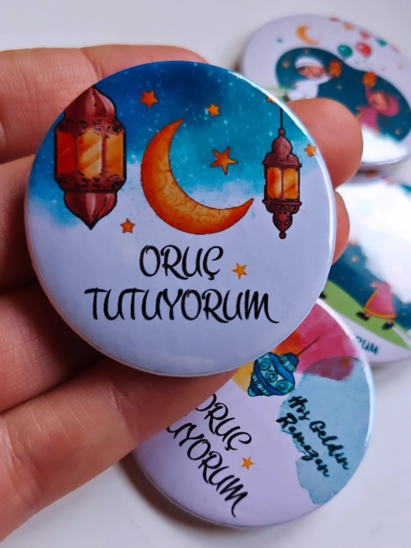 Oruç Tutuyorum Mavi Gökyüzü Ay ve Kandilli - İğneli Rozet