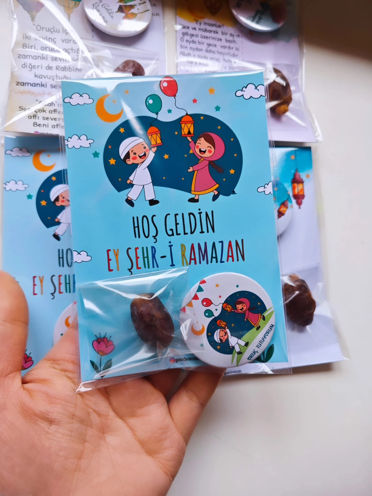 Ramazan Neşeli Çocuk Kart Rozet 