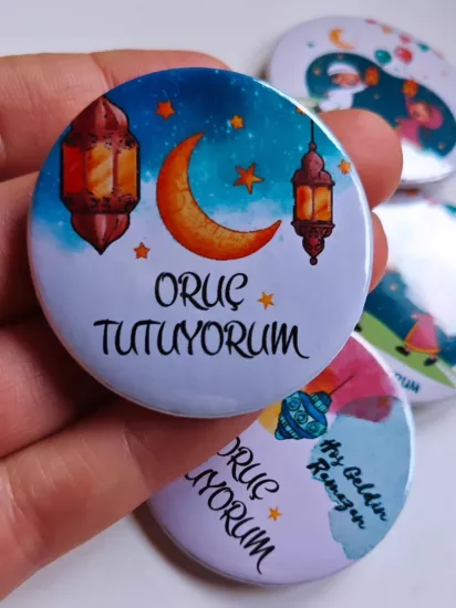 Oruç Tutuyorum Mavi Gökyüzü Ay ve Kandilli - İğneli Rozet