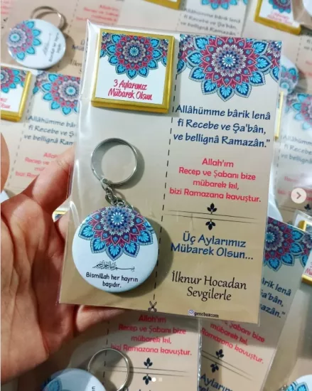 Üç Aylar Hediye Paketi -Açacaklı Anahtarlık-Çikolata Kart