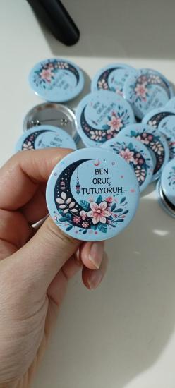 Oruç Tutuyorum Hilal- İğneli Rozet (Mavi)