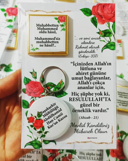 Mevlid Kandili Gül Desen Çikolata ve Açacaklı Anahtarlıklı Hediyelik Kart Paketi