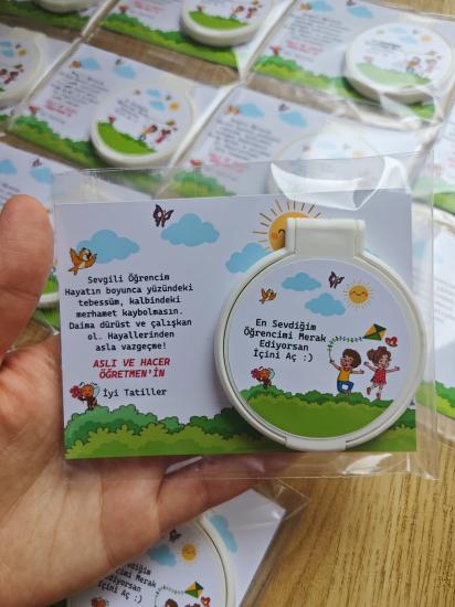 Neşeli Çocuklar ve Doğa Temalı Kartlı Aynalı Paket