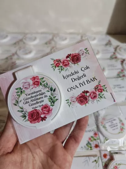 Kırmızı Güllü Hadisi Şerif Yazılı Kartlı Aynalı Paket