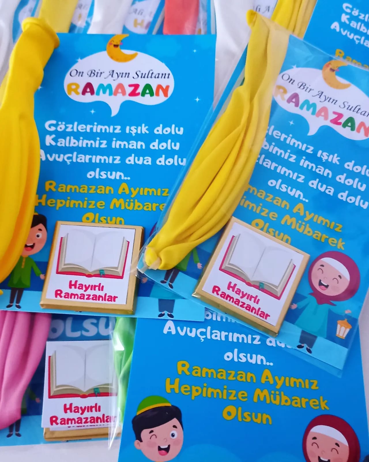 Ramazan Manili Kart Çikolata ve Balonlu Paket 