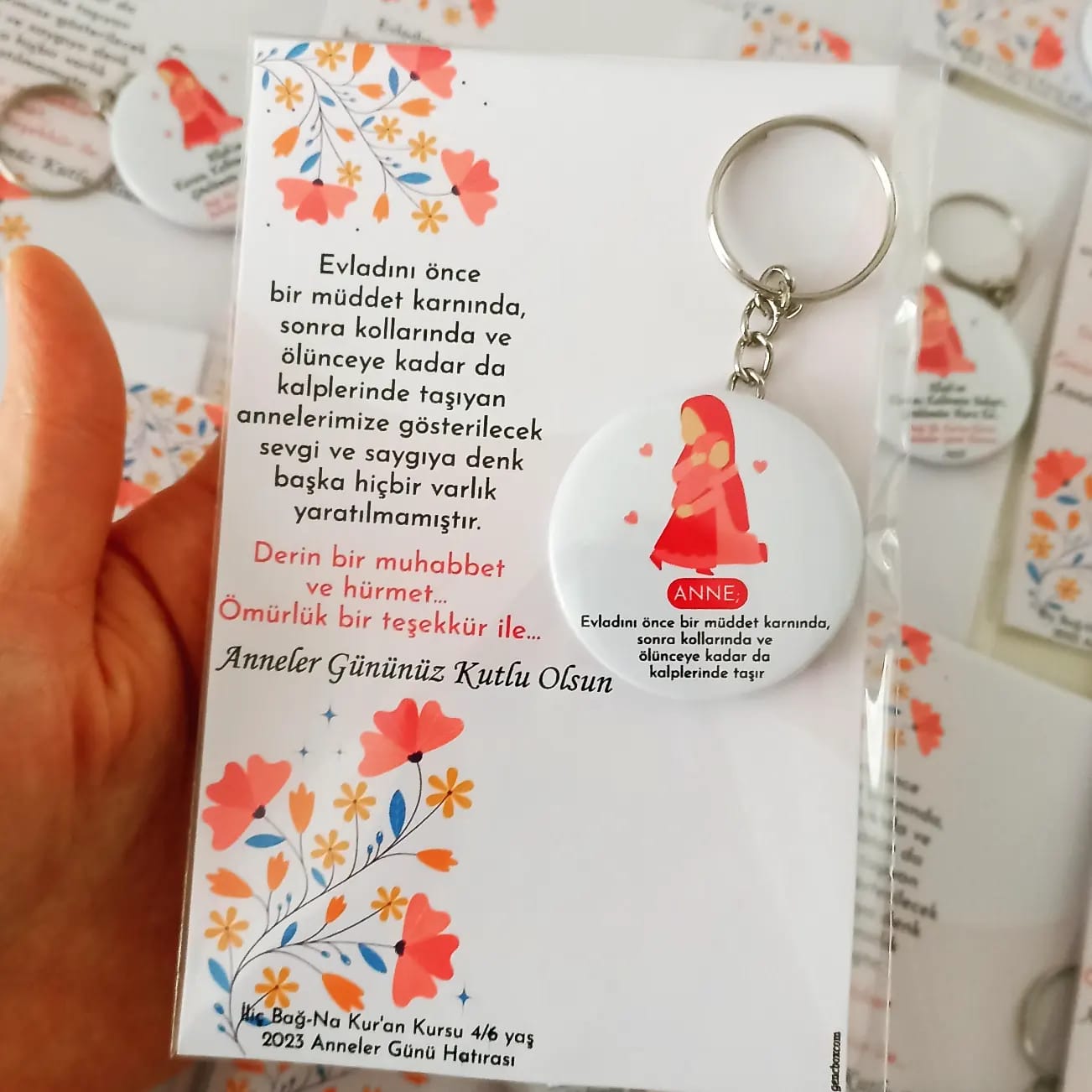 Anne ve Çocuk Temalı Açacaklı Anahtarlıklı Hediyelik Kart Paketi