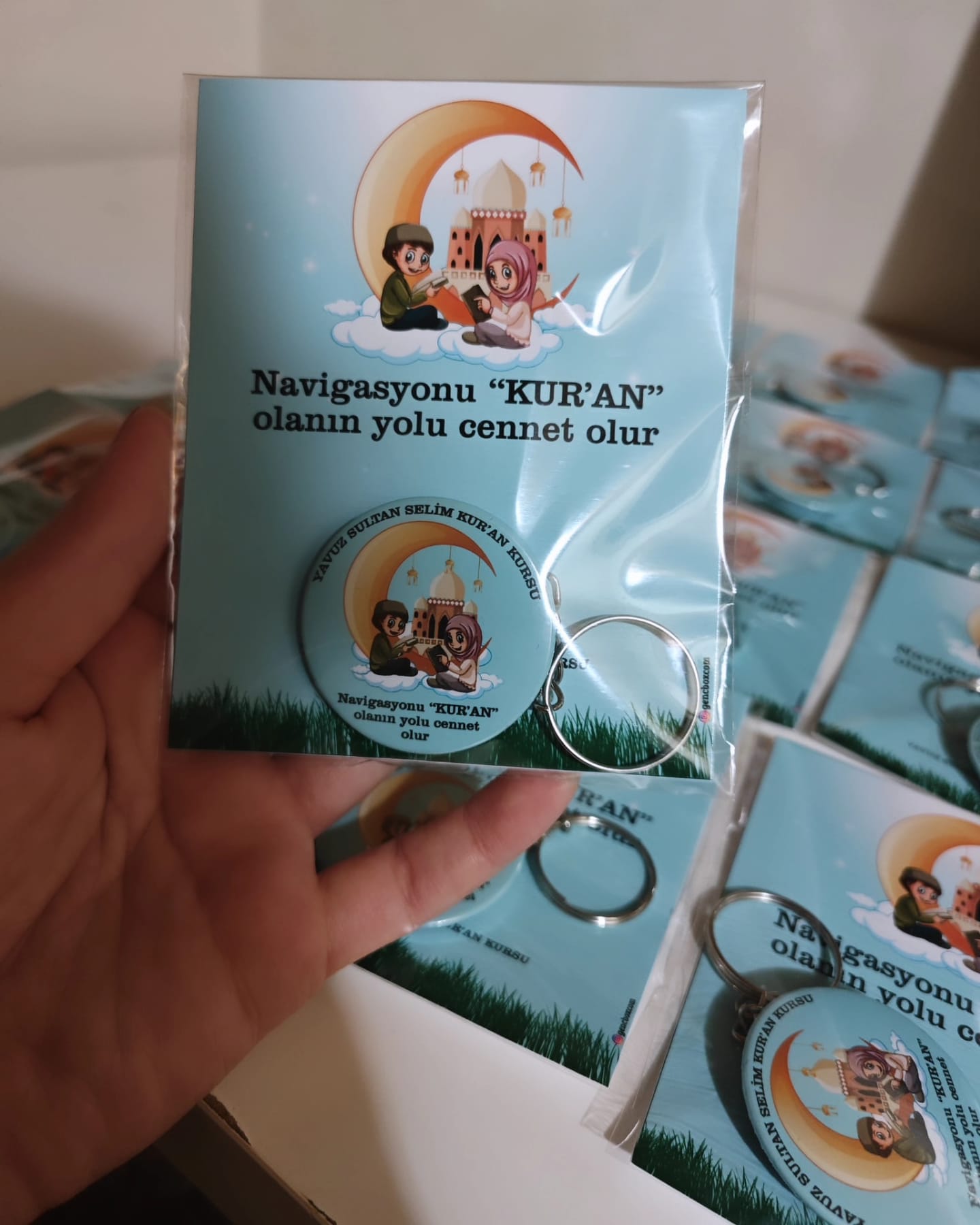 Navigasyonu Kur’an Olan Açacaklı Anahtarlıklı Çocuk Hediyelik Kart Paketi