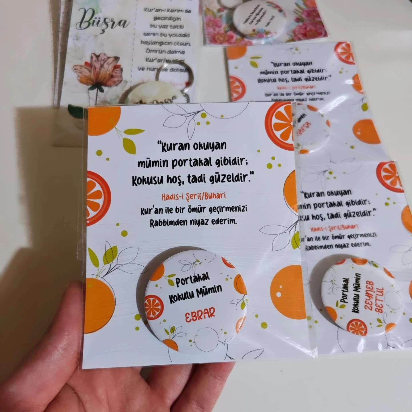 Portakal Kokulu Mümin - İsme Özel İsimli Rozet Hediyelik Kart Paket