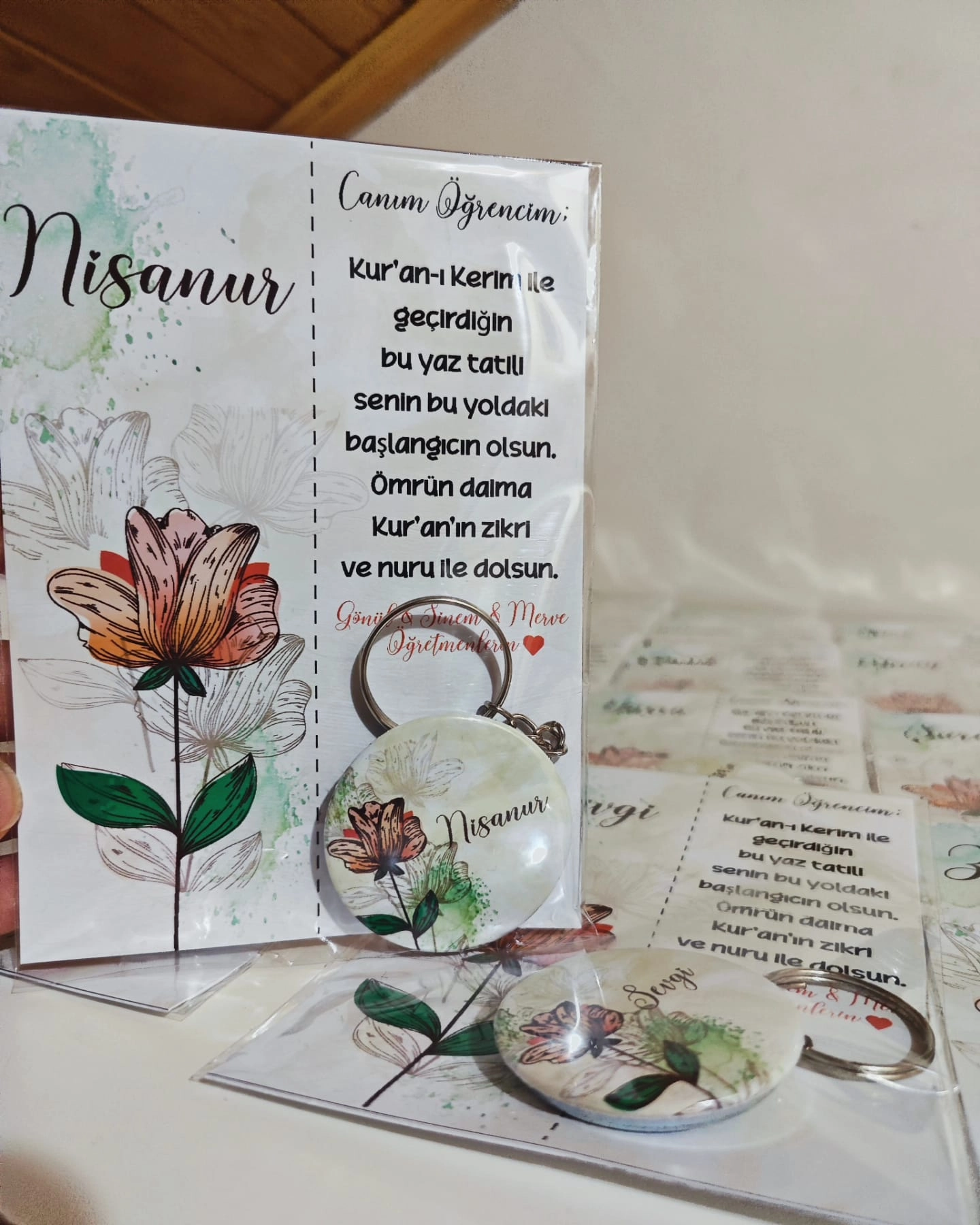 İsimli Ayraçlı Not Kartı ve İsimli Açacaklı Anahtarlıklı Paket