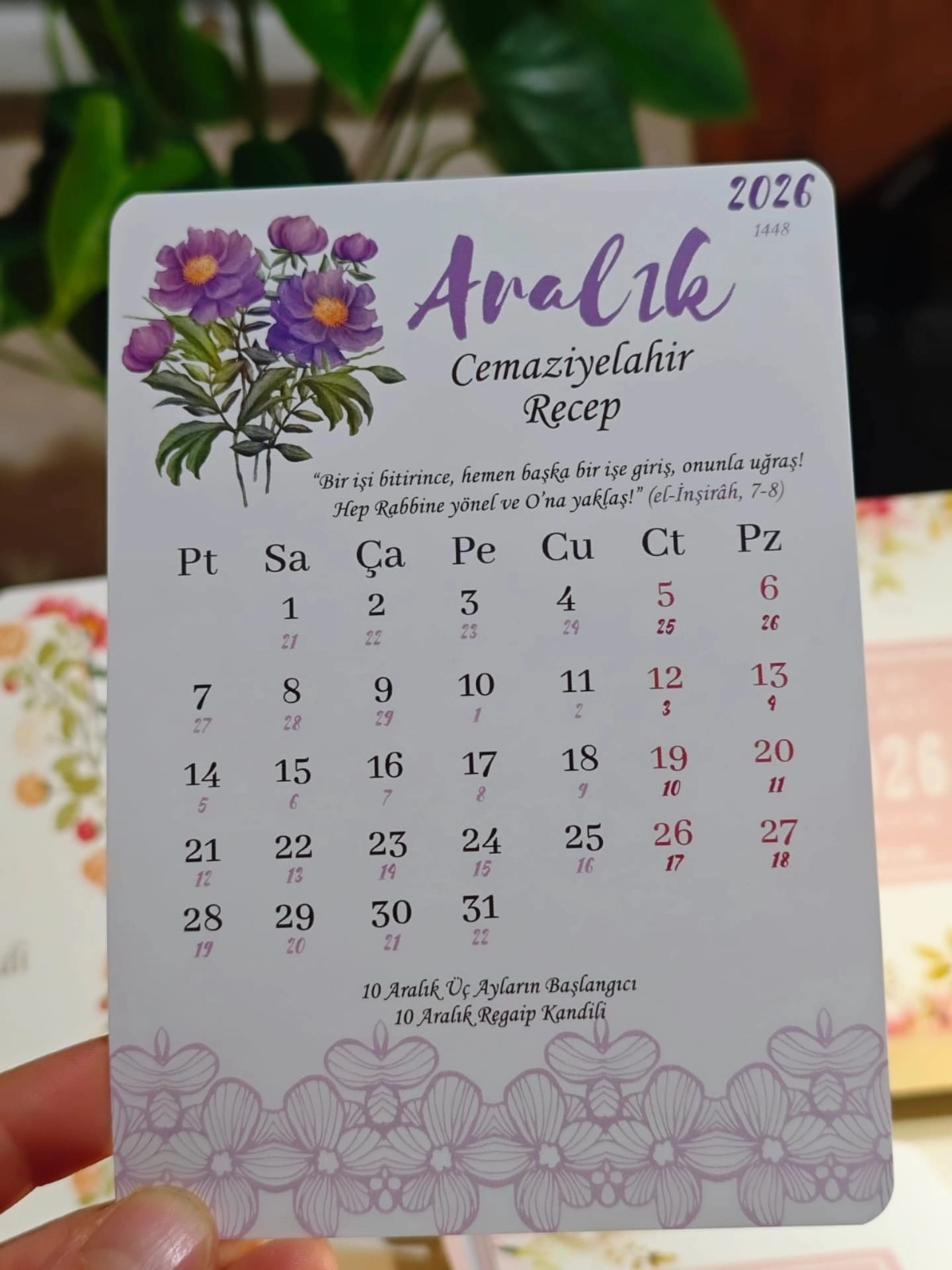 Nostaljik Çiçekli Minimal Hicri Miladi Masaüstü 2026 Yılı Takvimi