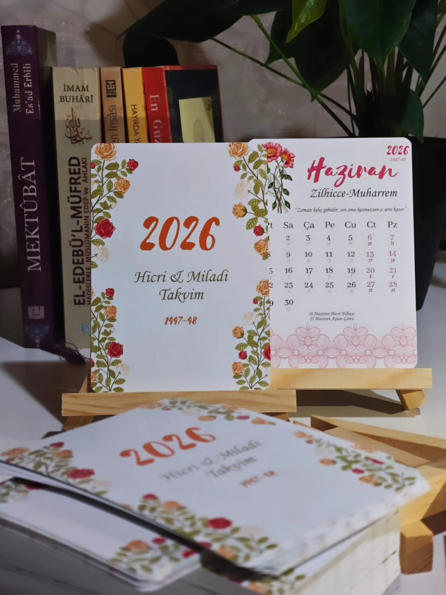 Nostaljik Çiçekli Minimal Hicri Miladi Masaüstü 2026 Yılı Takvimi
