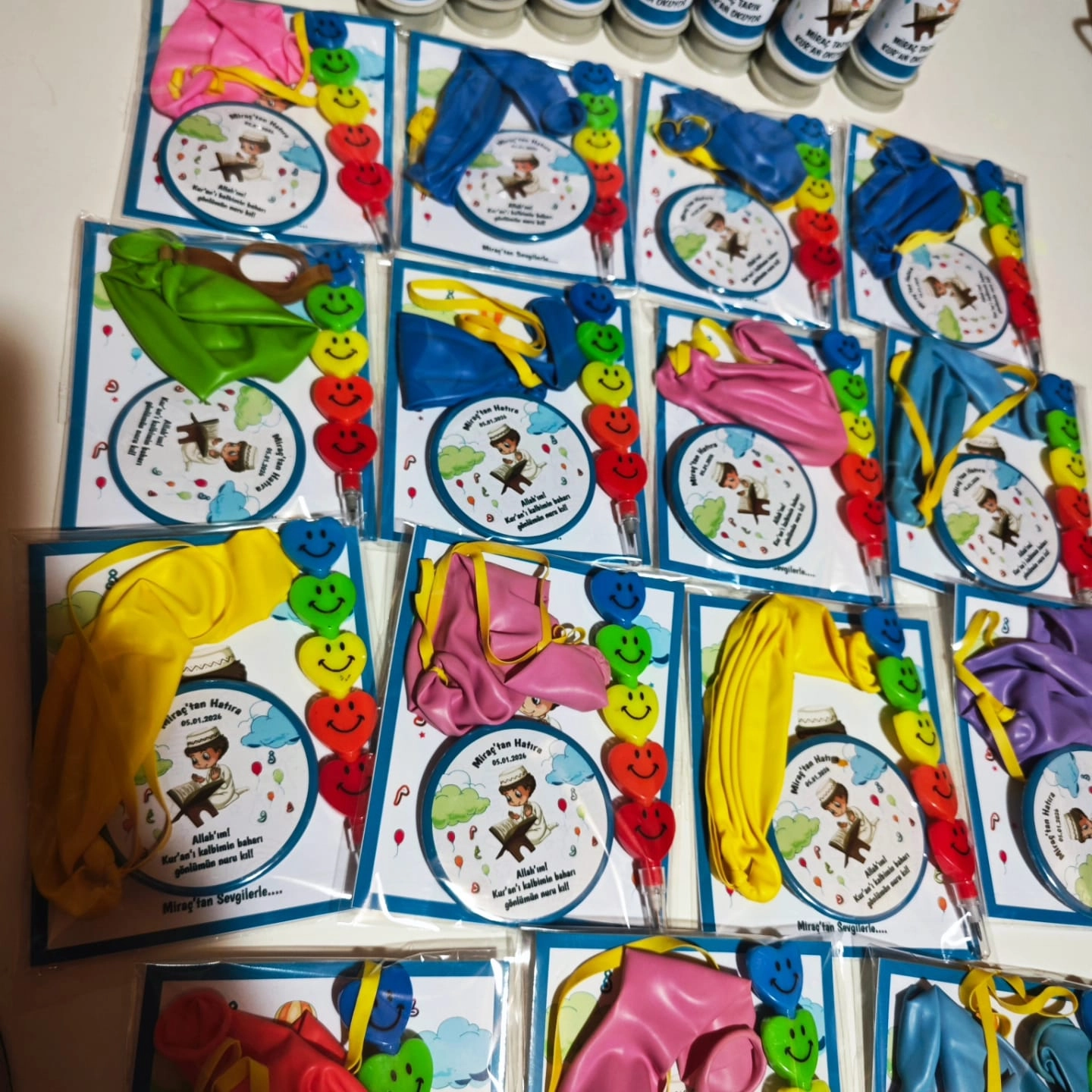 Yumurtlayan Kalem Açacak Magnet ve Balonlu Hediyelik Paket